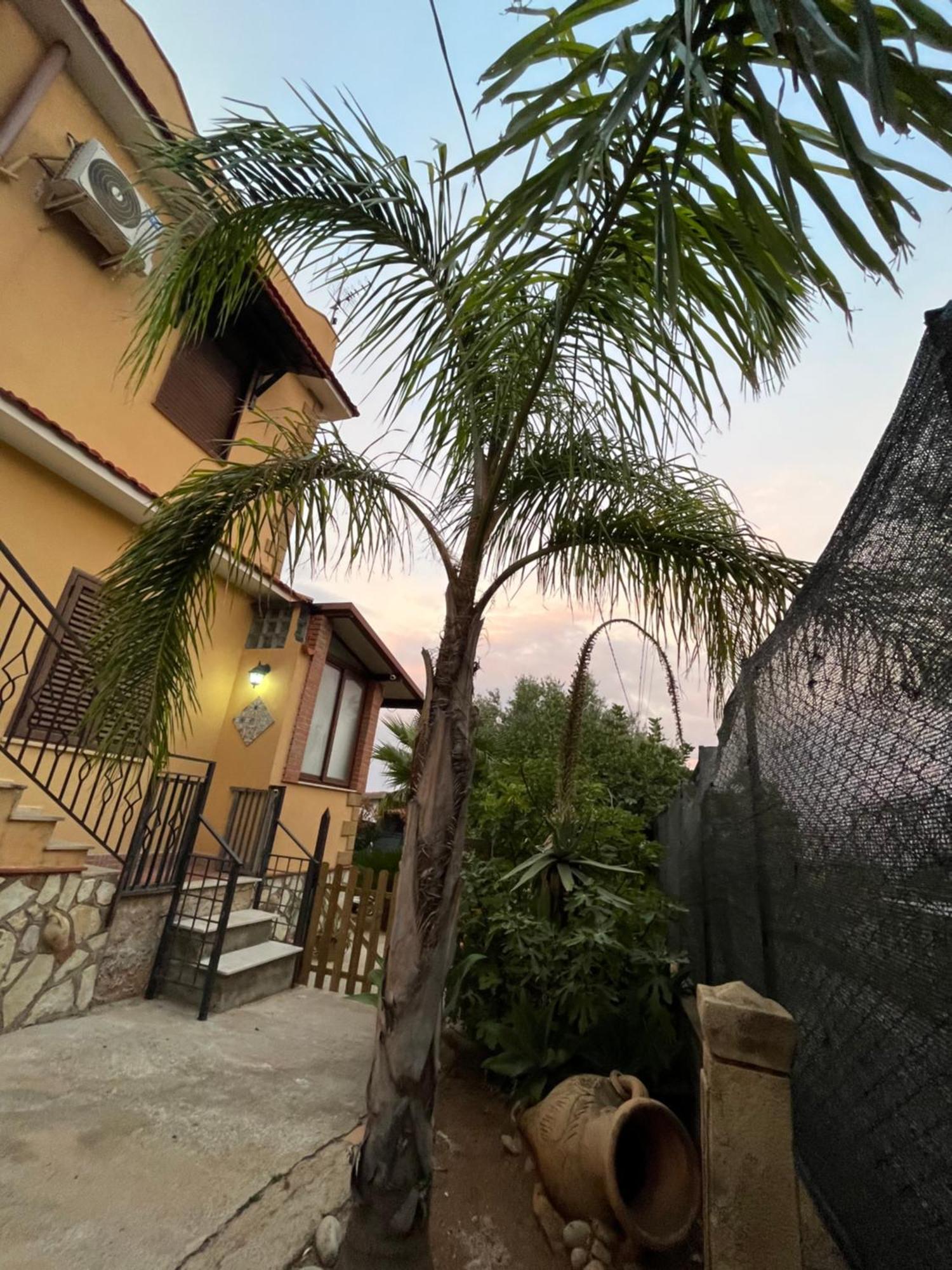 Camera Relax Riservata Intero Appartamento Carini Exterior foto