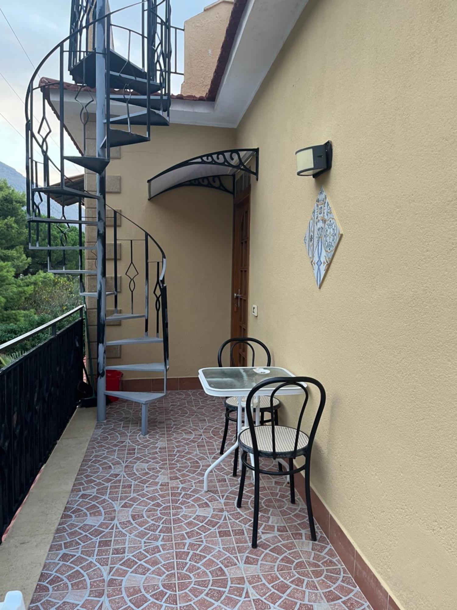 Camera Relax Riservata Intero Appartamento Carini Exterior foto